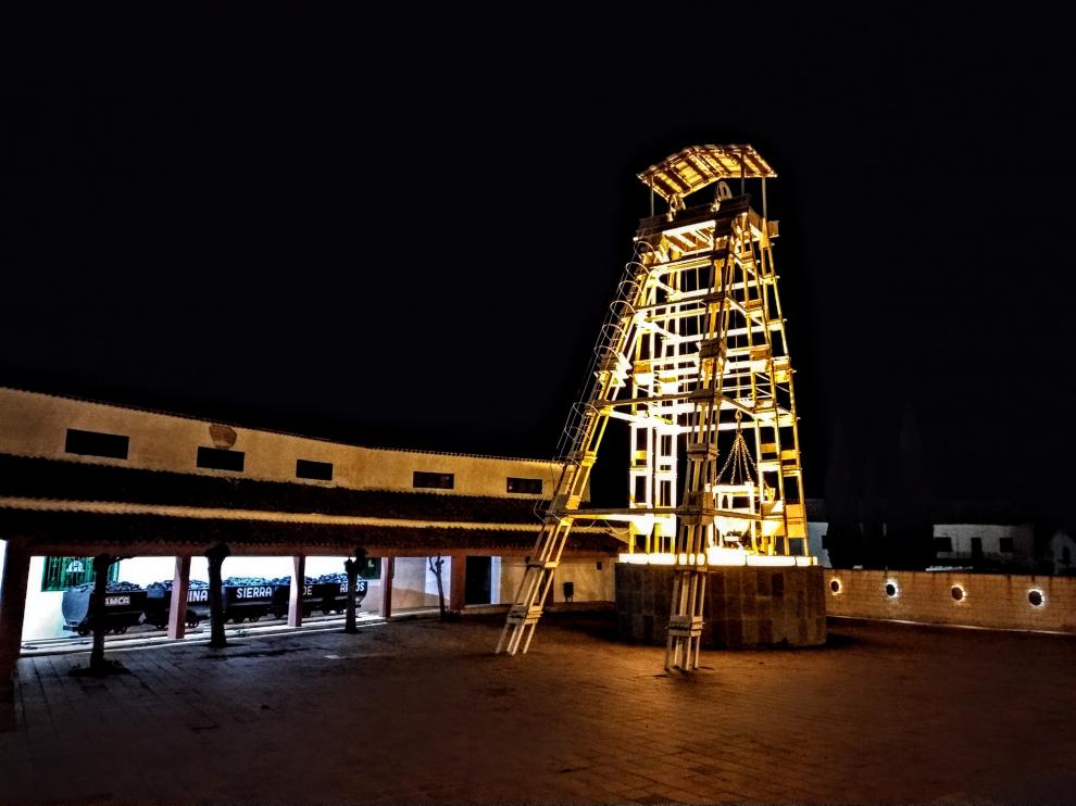 el-museo-minero-con-el-castillete-pozo-corral-negro-es-todo-un-simbolo-del-municipio